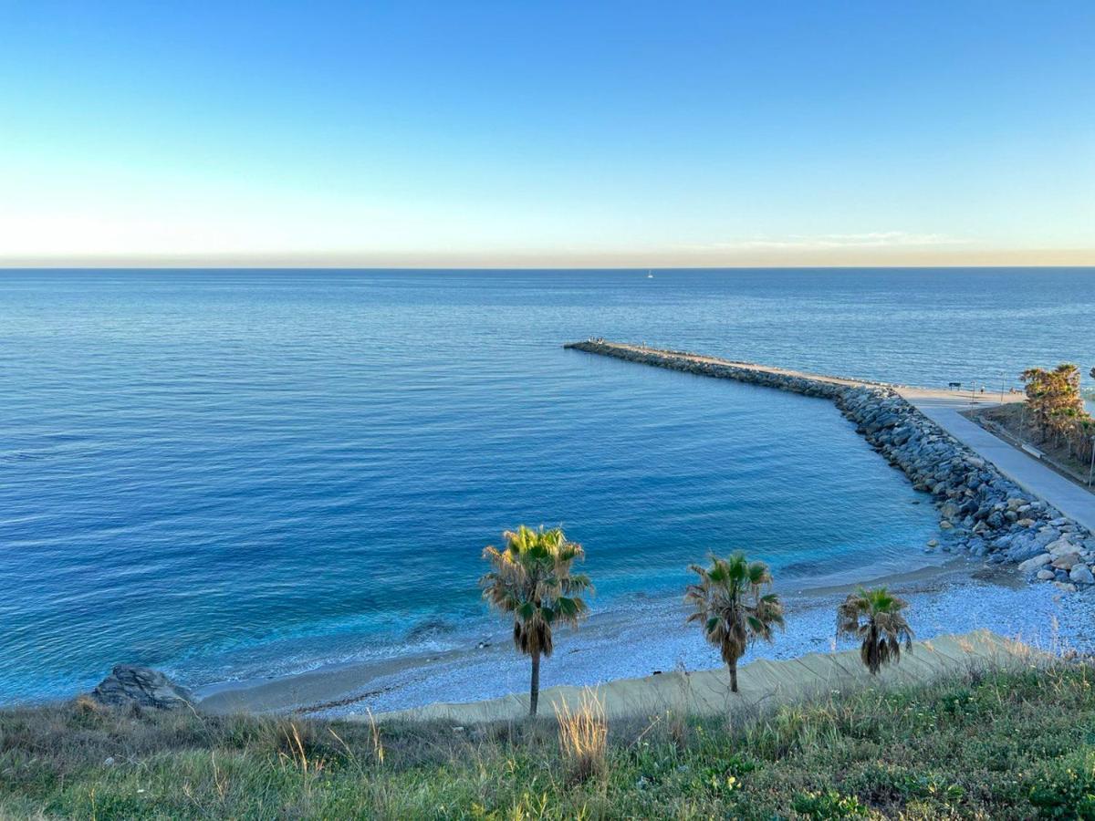 Modern Three-Level Apartment Near The Sea Benalmadena Luaran gambar